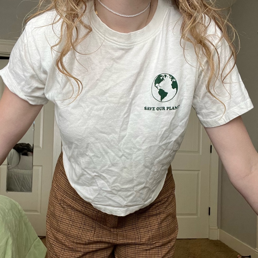 Cropped white “save our planet” tee shirt!